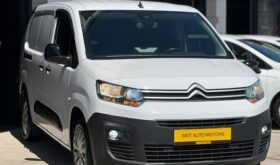 2023 BERLİNGO 1.5BLUEHDİ S&S 88.000KM HATASIZ BOYASIZ 100HP FULL